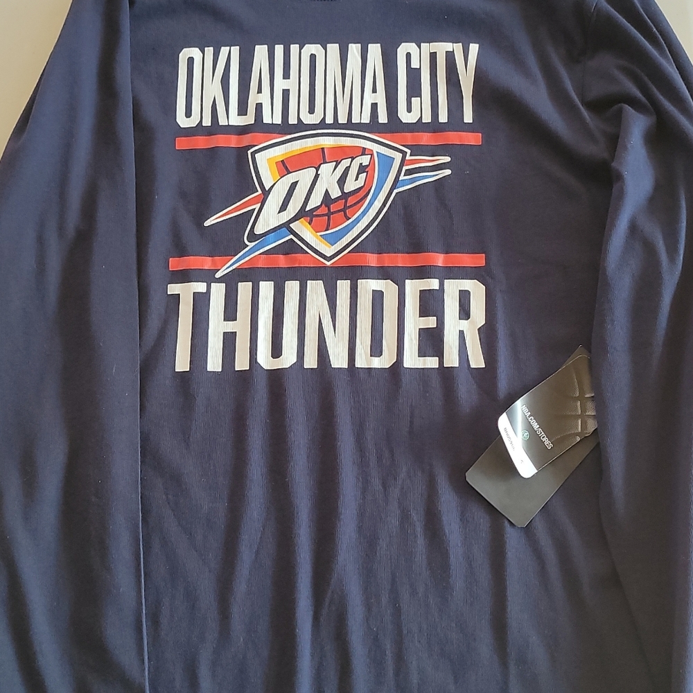 NWT Mens OKC Thunder Basketball Longsleeve